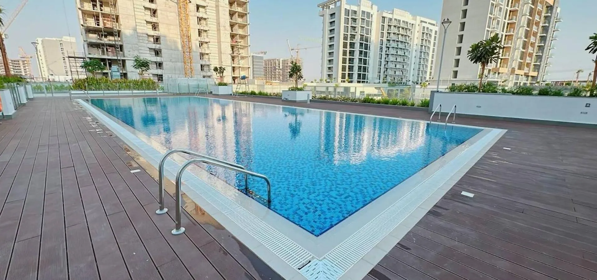 Stunning Brandnew 1Br Apartment Dubaj 0*,